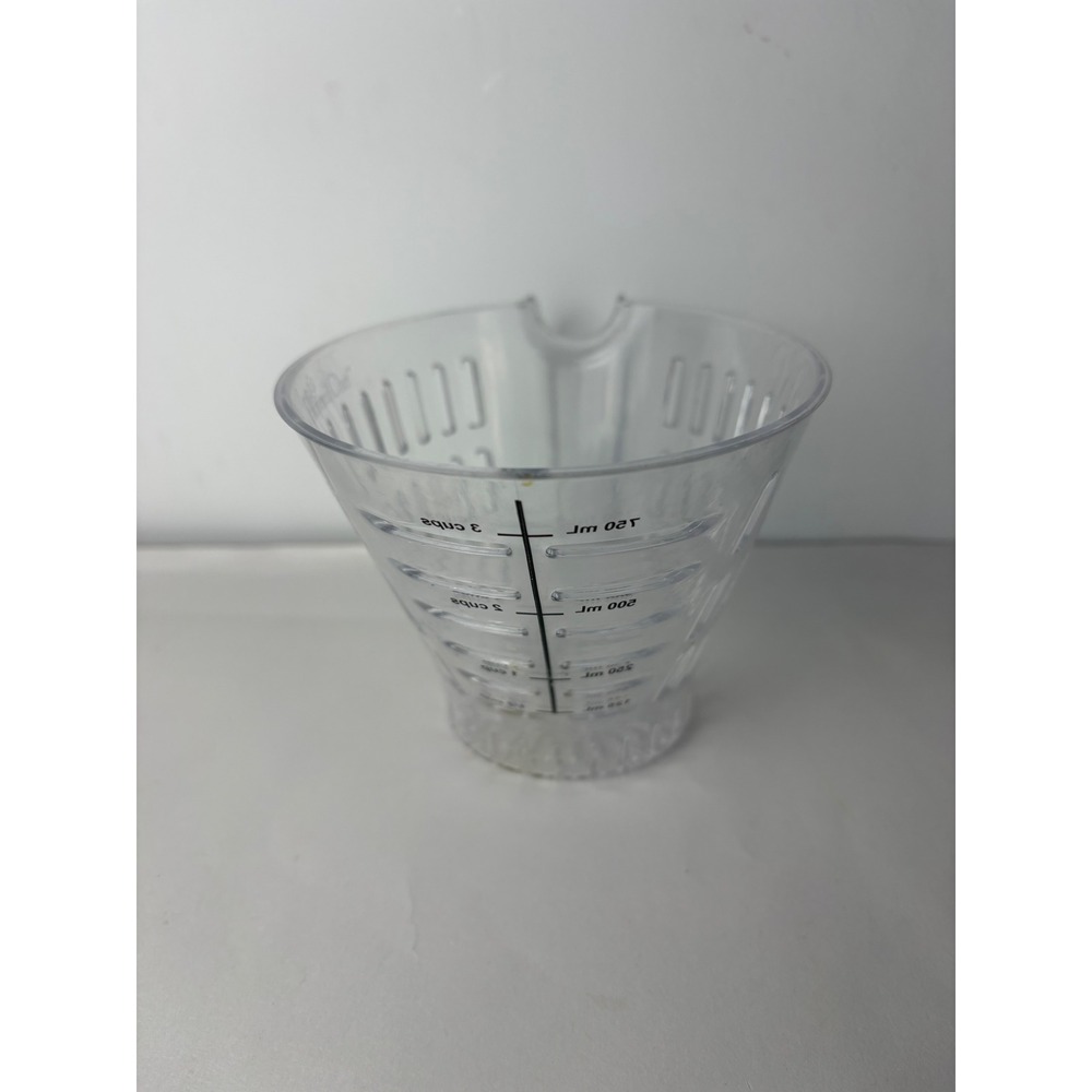Pampered Chef Clear Plastic 3 Cup Colander Strainer Measuring Pitcher w Handle
